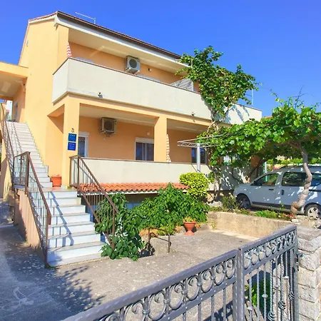 Petra Appartement *