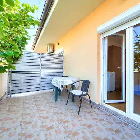 Petra Апартаменты Крк