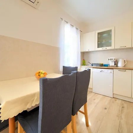 Petra Апартаменты Крк